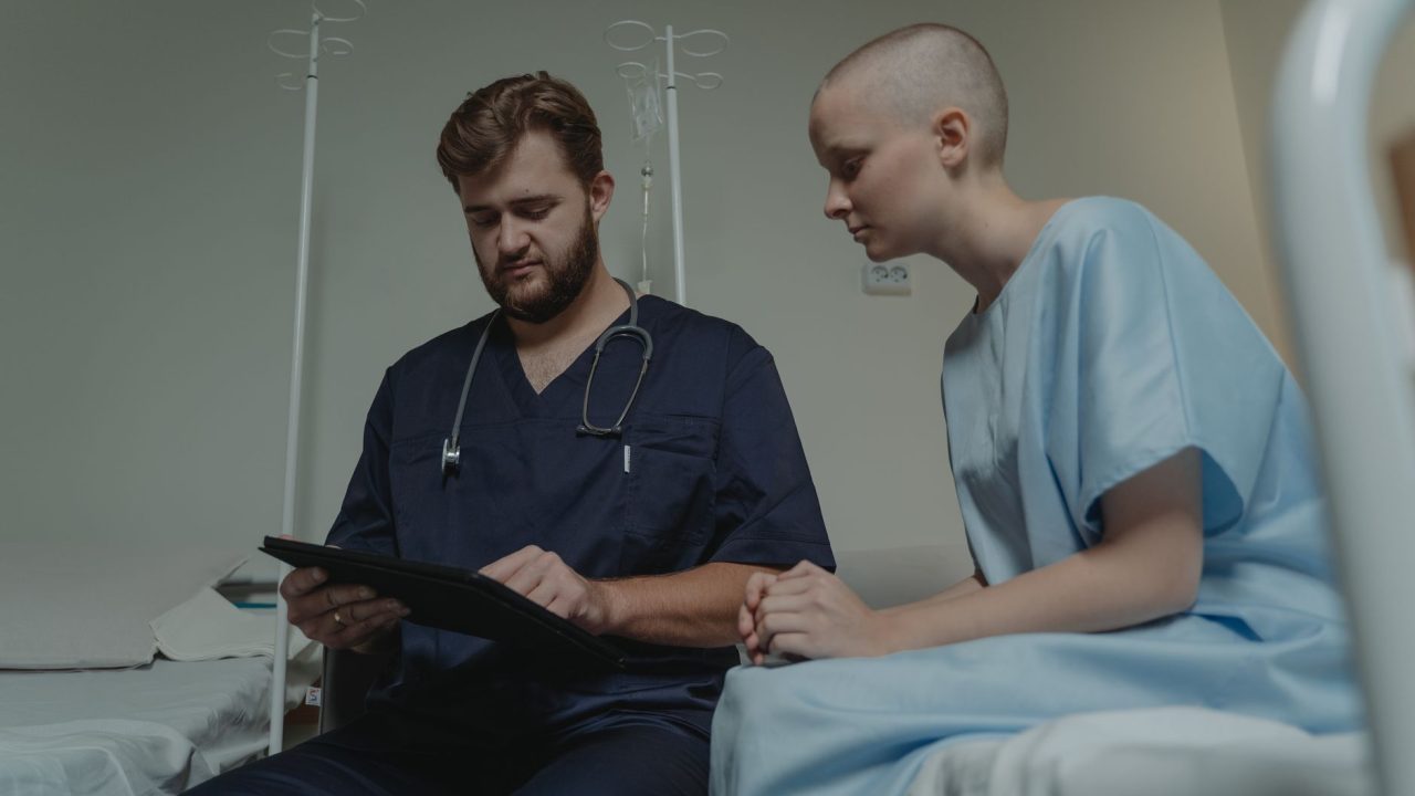 hospital computer doctor tablet