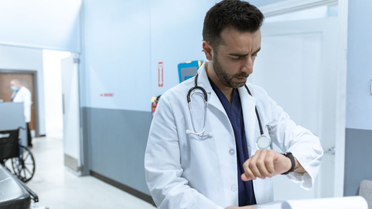 hospital management doctor laptop